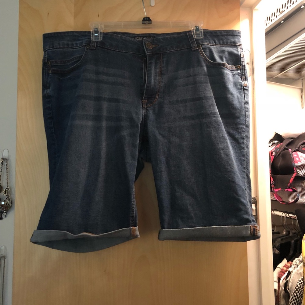 Knee-Length Denim Capris